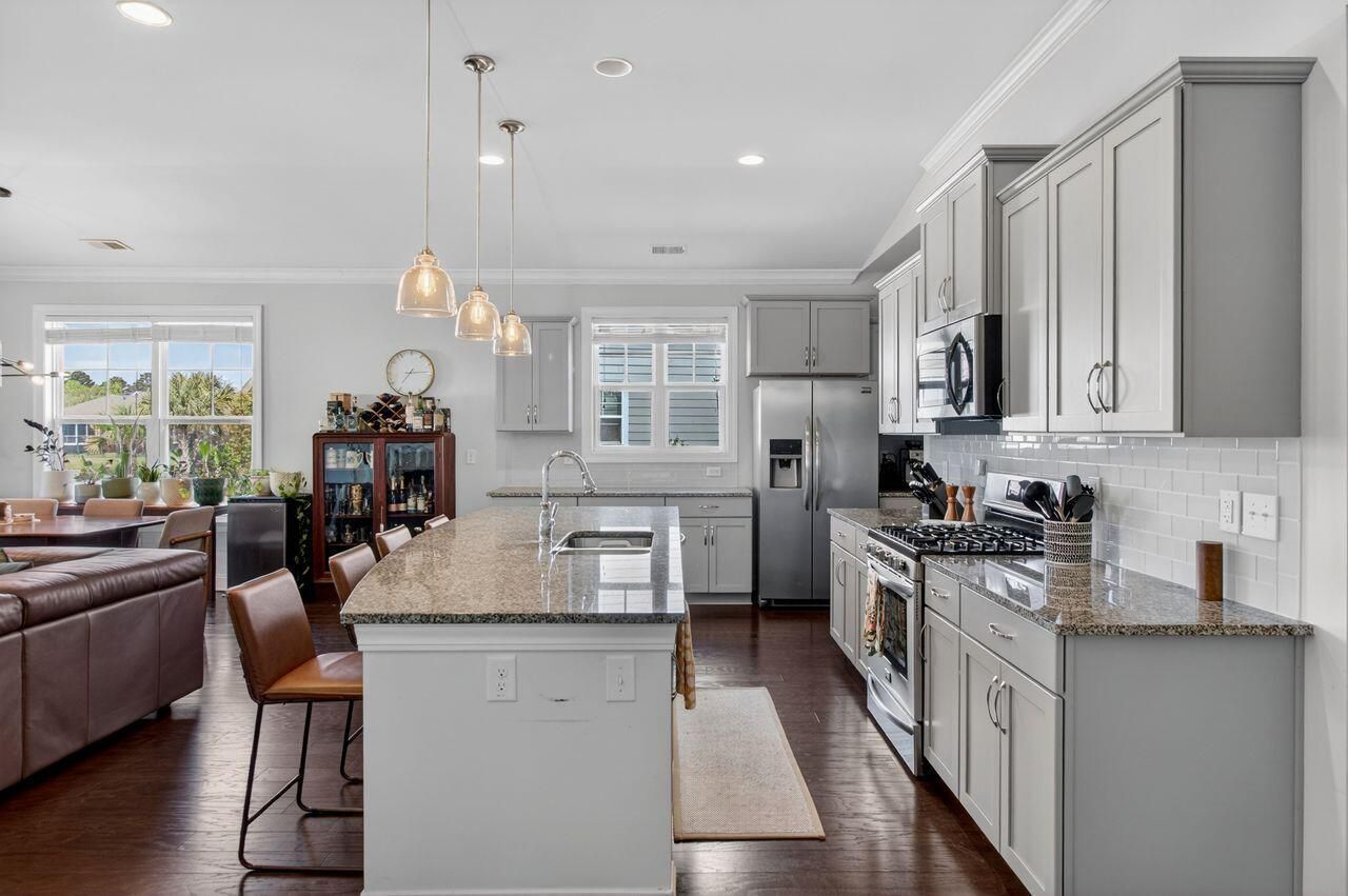 377 Turnstone Street Photo 6