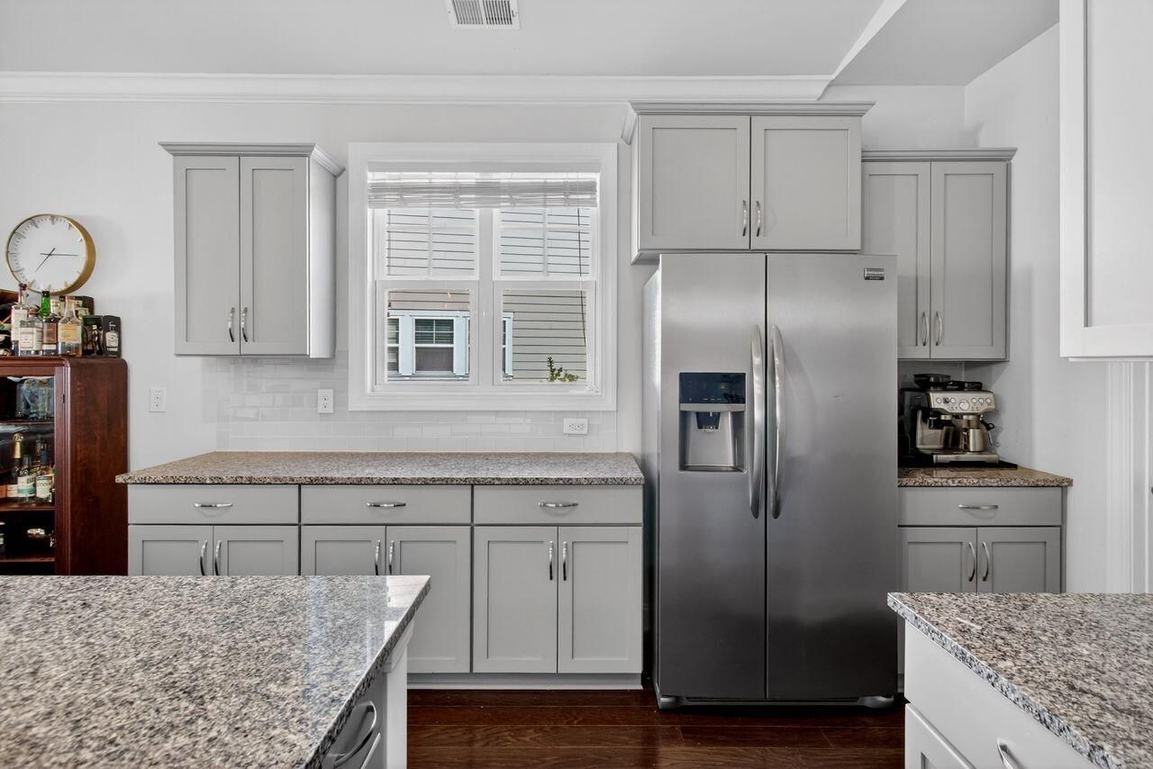 377 Turnstone Street Photo 7