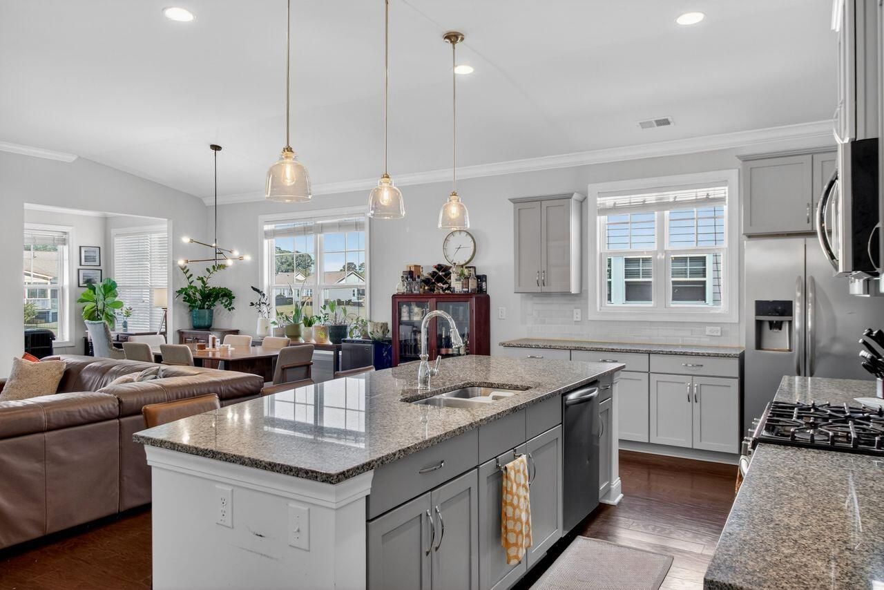 377 Turnstone Street Photo 8