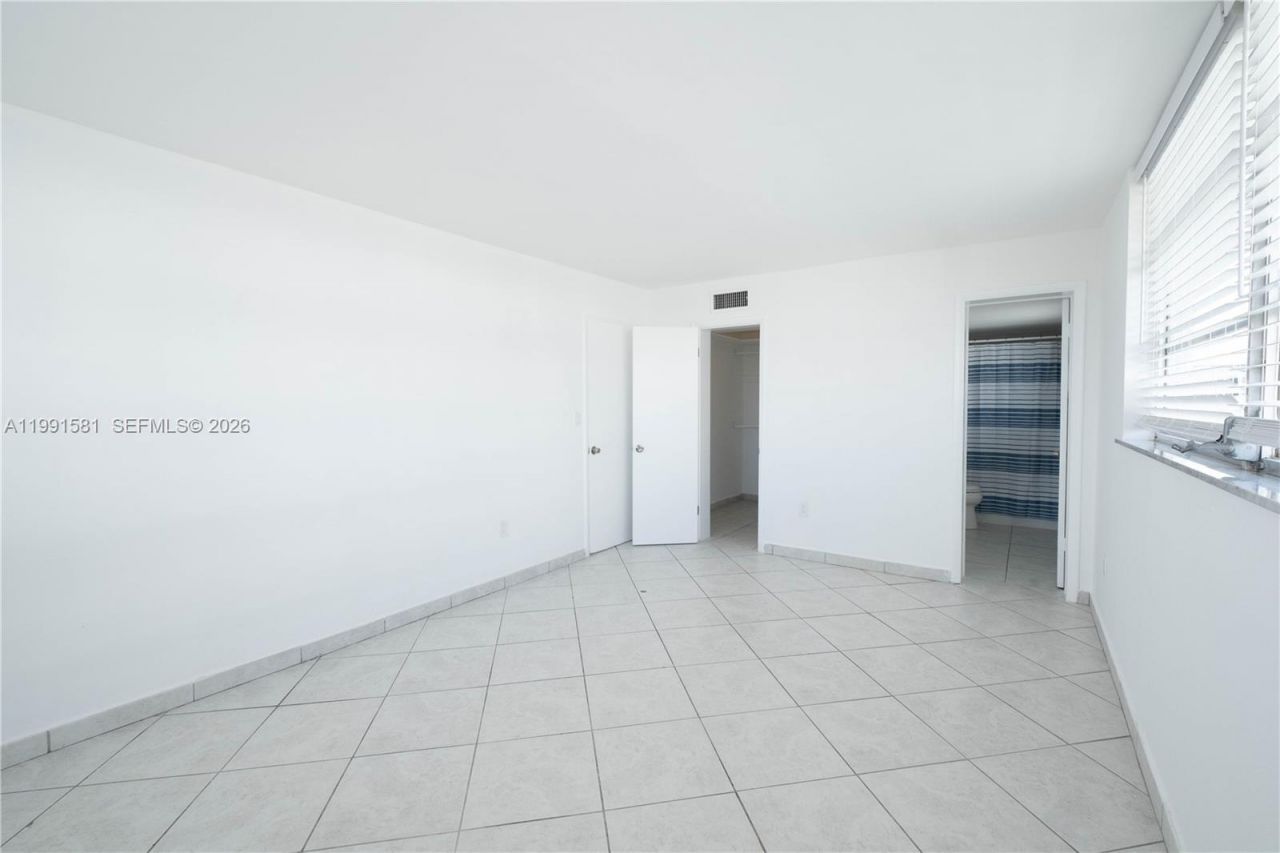 1075 93rd St , Unit 403, Bay Harbor Islands, FL 33154 Photo