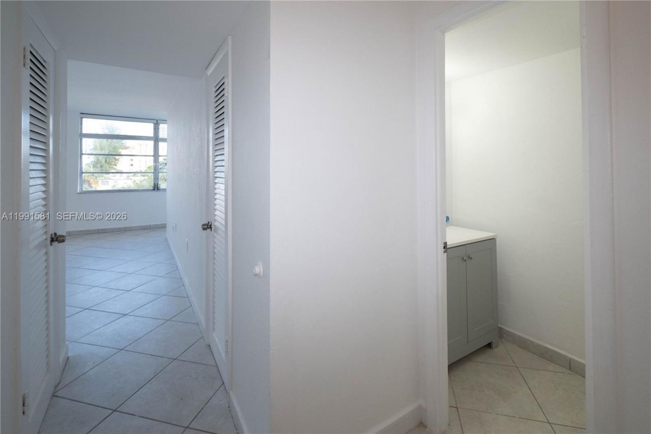 1075 93rd St , Unit 403, Bay Harbor Islands, FL 33154 Photo