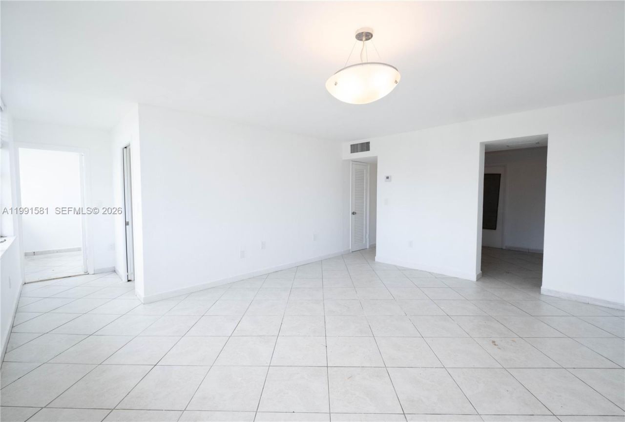 1075 93rd St , Unit 403, Bay Harbor Islands, FL 33154 Photo