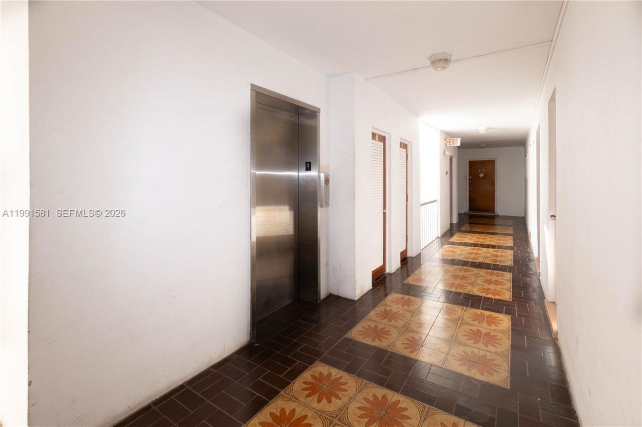 1075 93rd St , Unit 403, Bay Harbor Islands, FL 33154 Photo