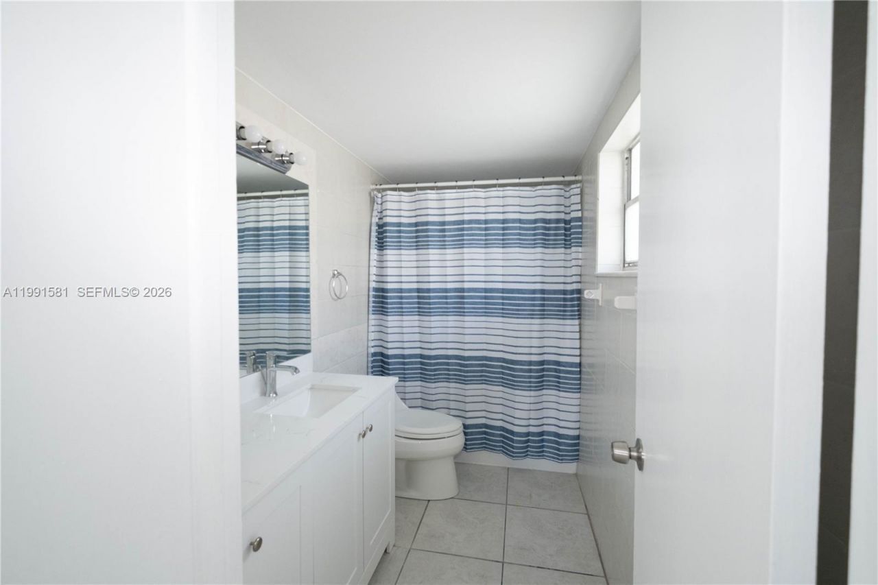 1075 93rd St , Unit 403, Bay Harbor Islands, FL 33154 Photo