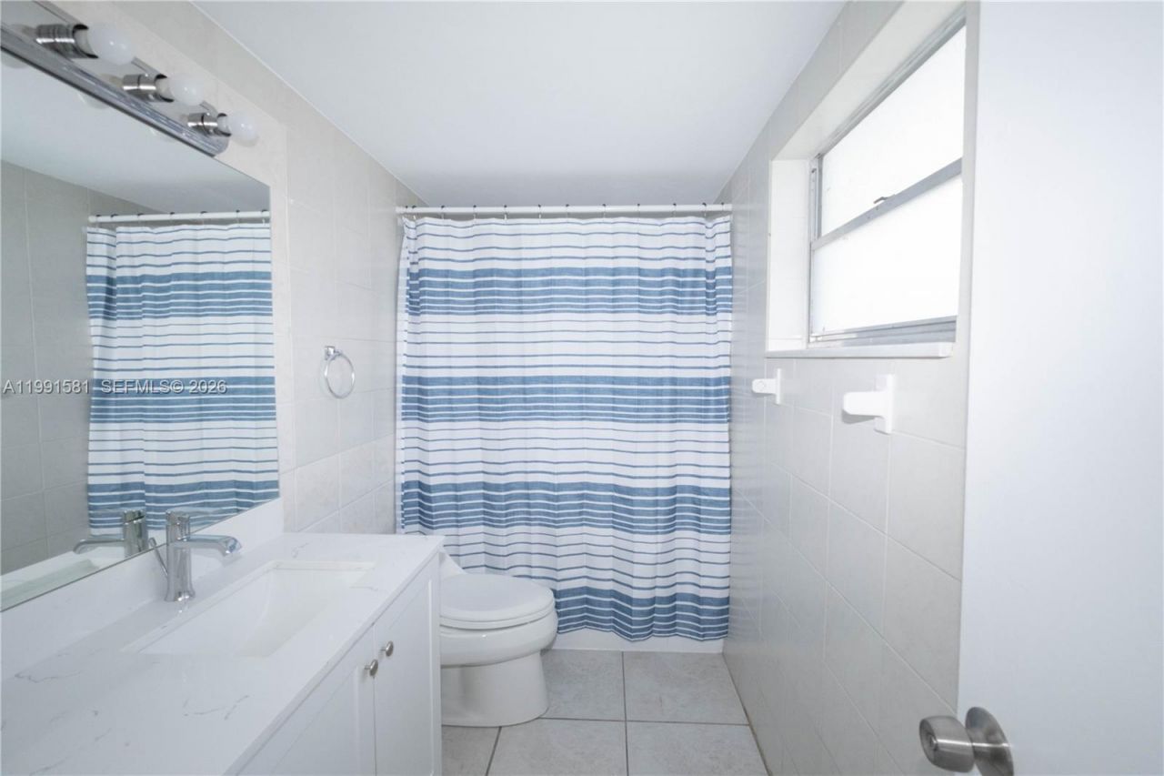 1075 93rd St , Unit 403, Bay Harbor Islands, FL 33154 Photo