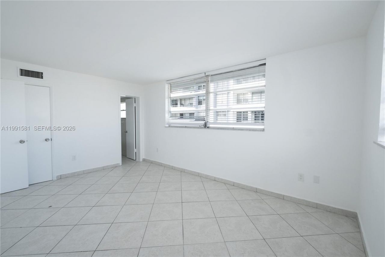 1075 93rd St , Unit 403, Bay Harbor Islands, FL 33154 Photo