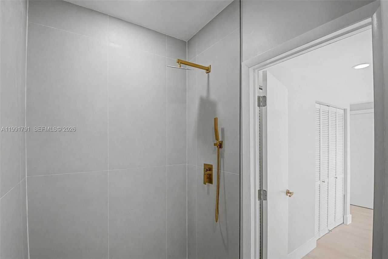 694 NE 76th St , Unit 6, Miami, FL 33138 Photo