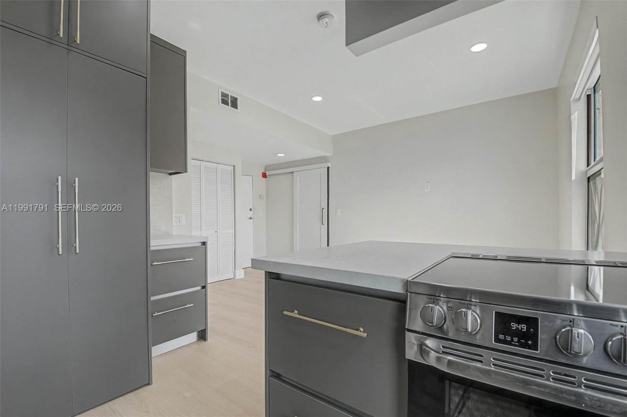 694 NE 76th St , Unit 6, Miami, FL 33138 Photo