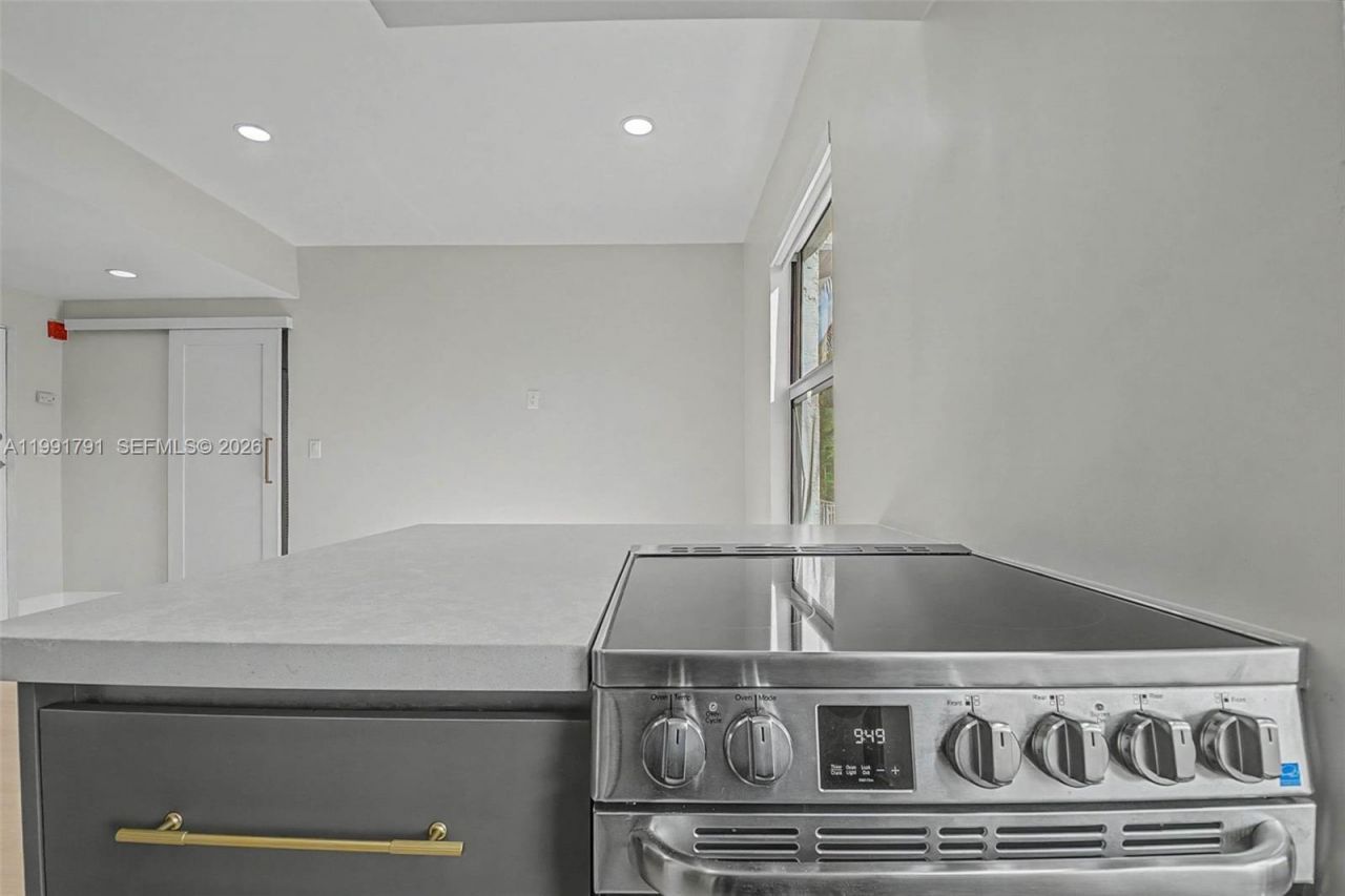 694 NE 76th St , Unit 6, Miami, FL 33138 Photo