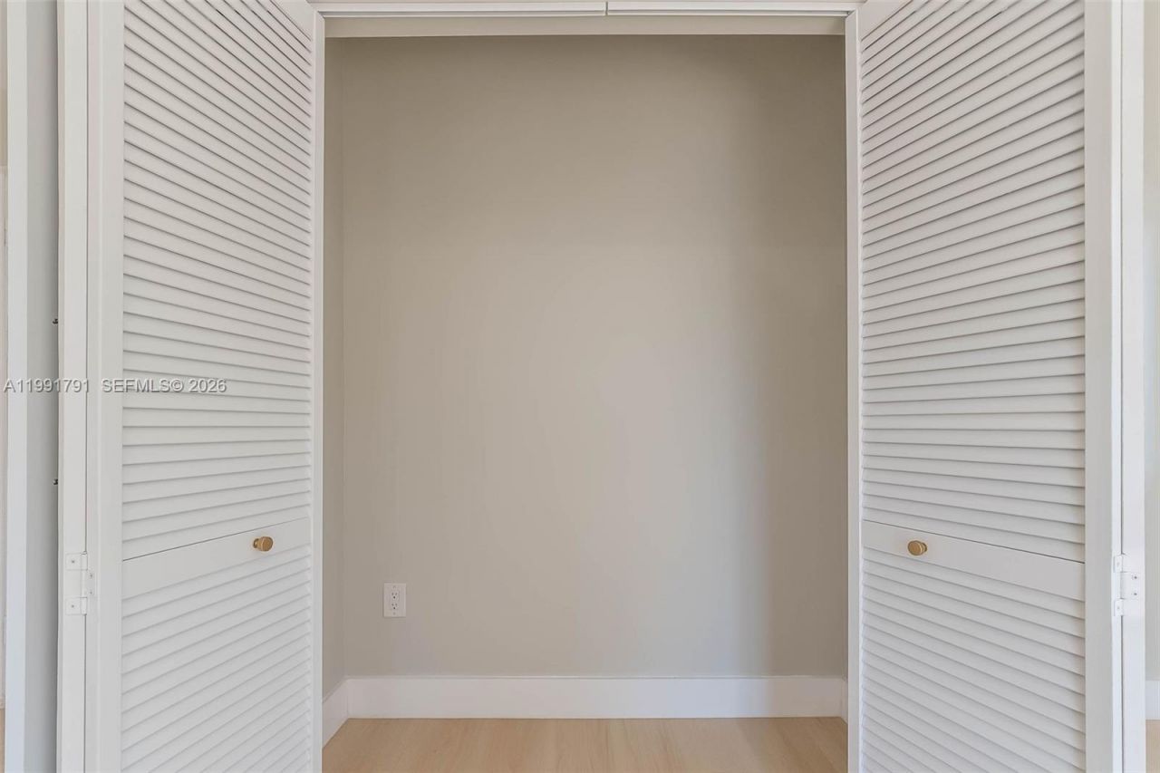 694 NE 76th St, Unit 6, Miami, FL 33138 Photo