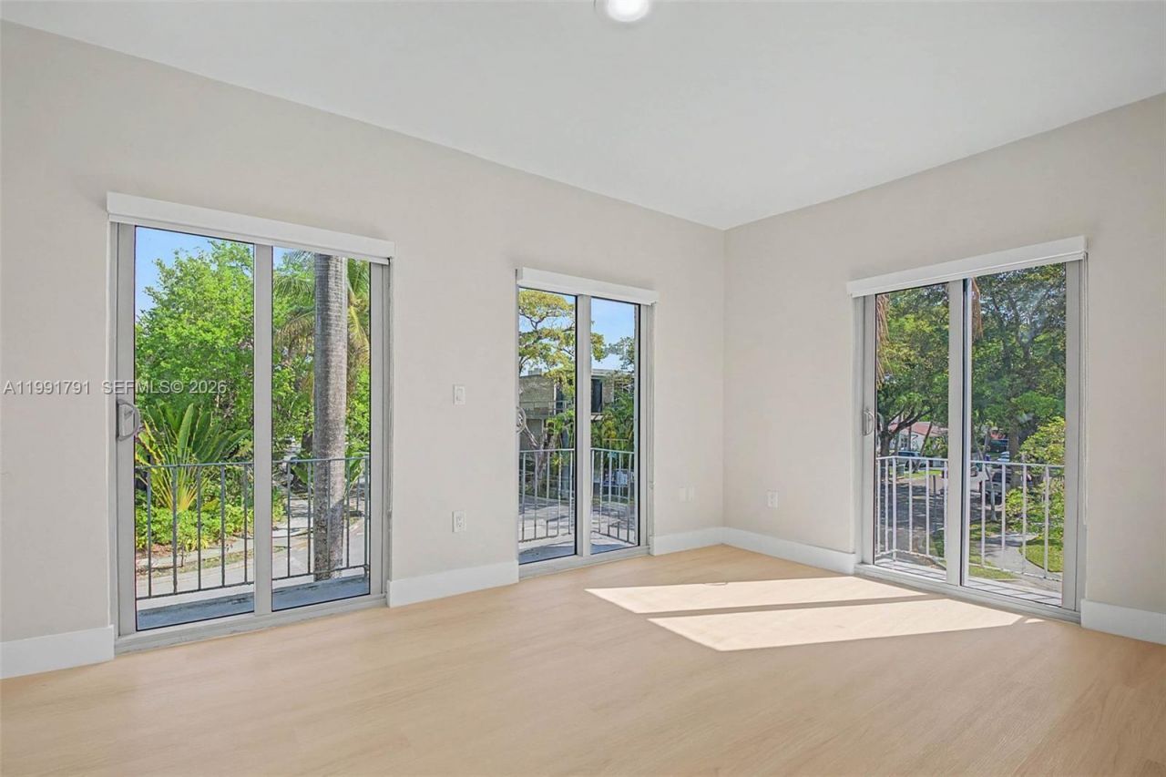 694 NE 76th St , Unit 6, Miami, FL 33138 Photo