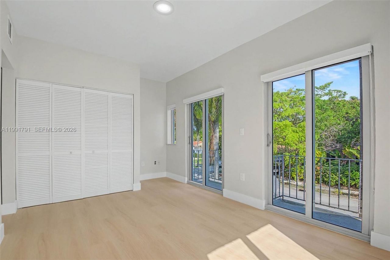 694 NE 76th St , Unit 6, Miami, FL 33138 Photo