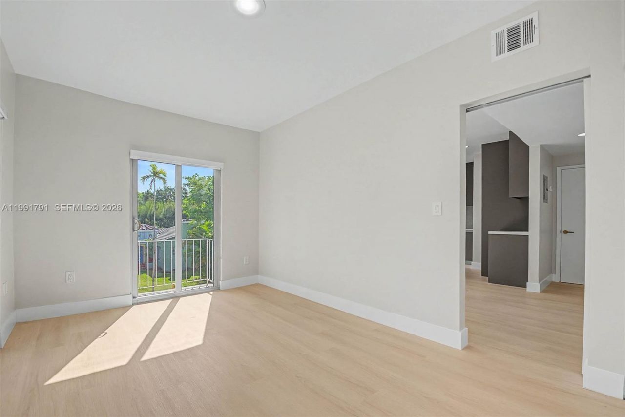 694 NE 76th St , Unit 6, Miami, FL 33138 Photo