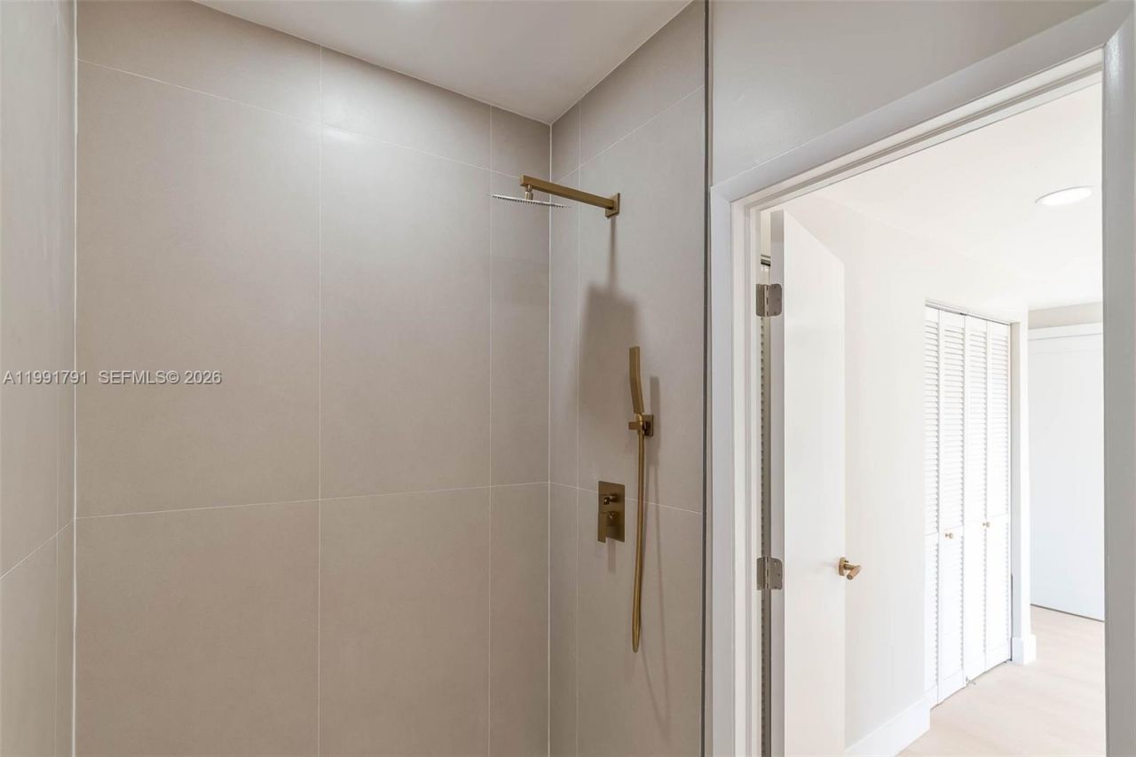 694 NE 76th St, Unit 6, Miami, FL 33138 Photo