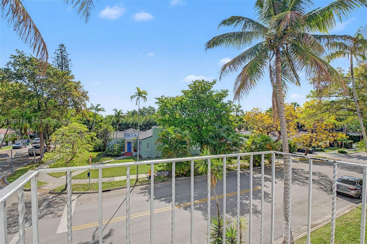 694 NE 76th St, Unit 6, Miami, FL 33138 Photo