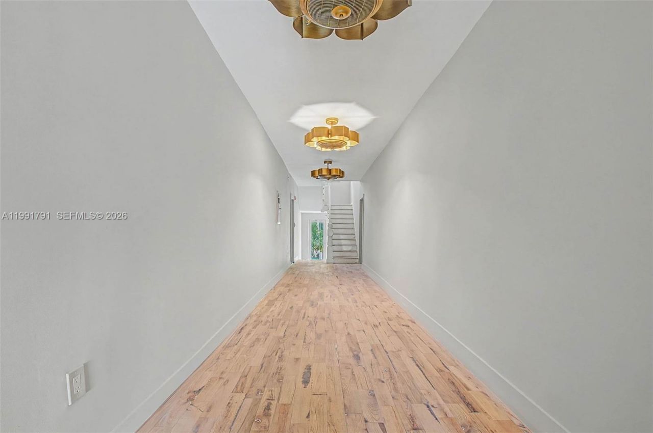 694 NE 76th St, Unit 6, Miami, FL 33138 Photo