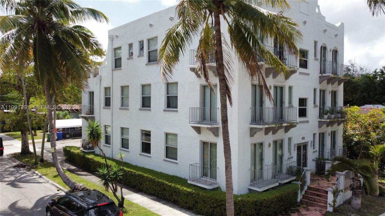 694 NE 76th St, Unit 6, Miami, FL 33138 Photo