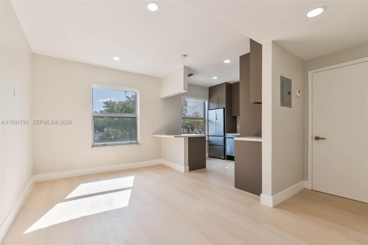 694 NE 76th St, Unit 6, Miami, FL 33138 Photo