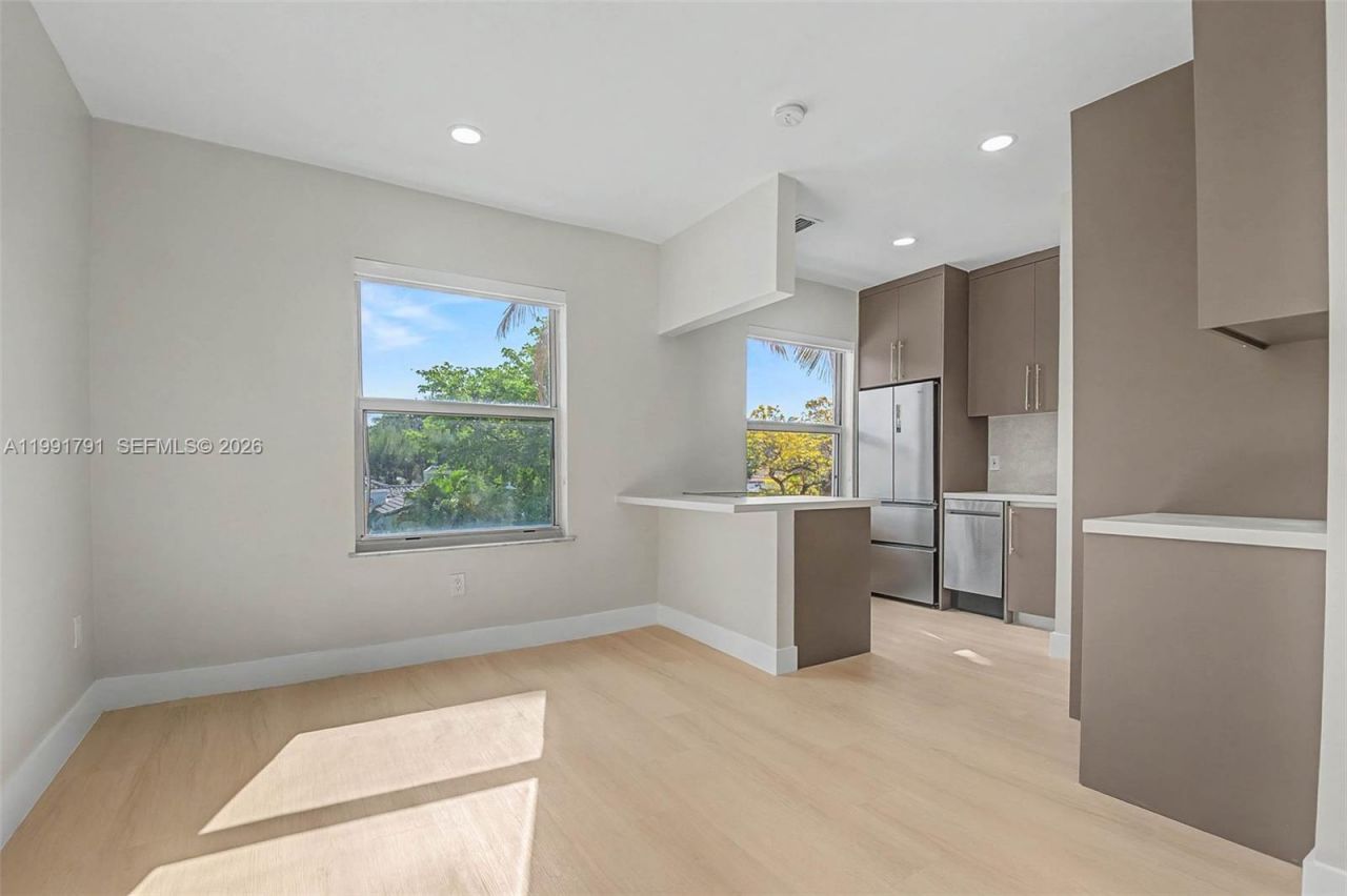 694 NE 76th St , Unit 6, Miami, FL 33138 Photo