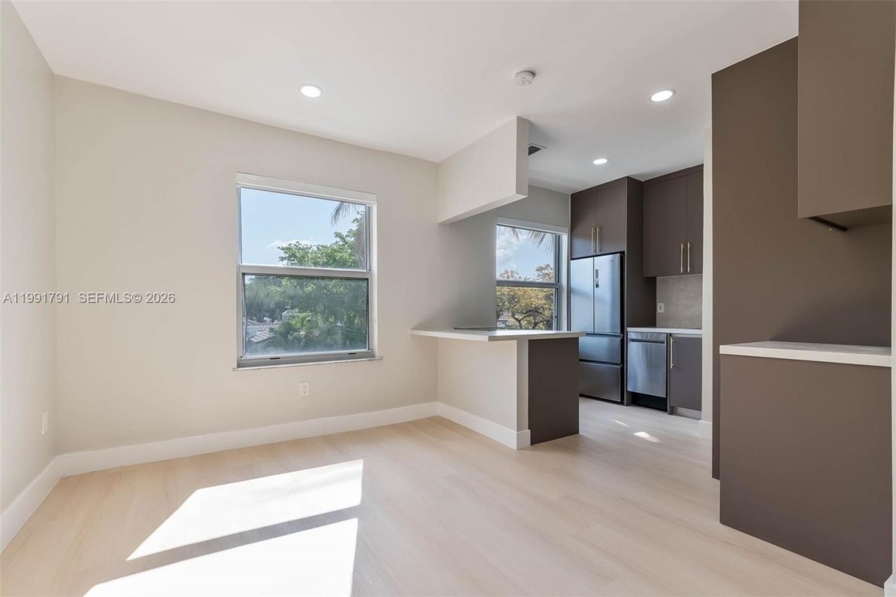 694 NE 76th St, Unit 6, Miami, FL 33138 Photo