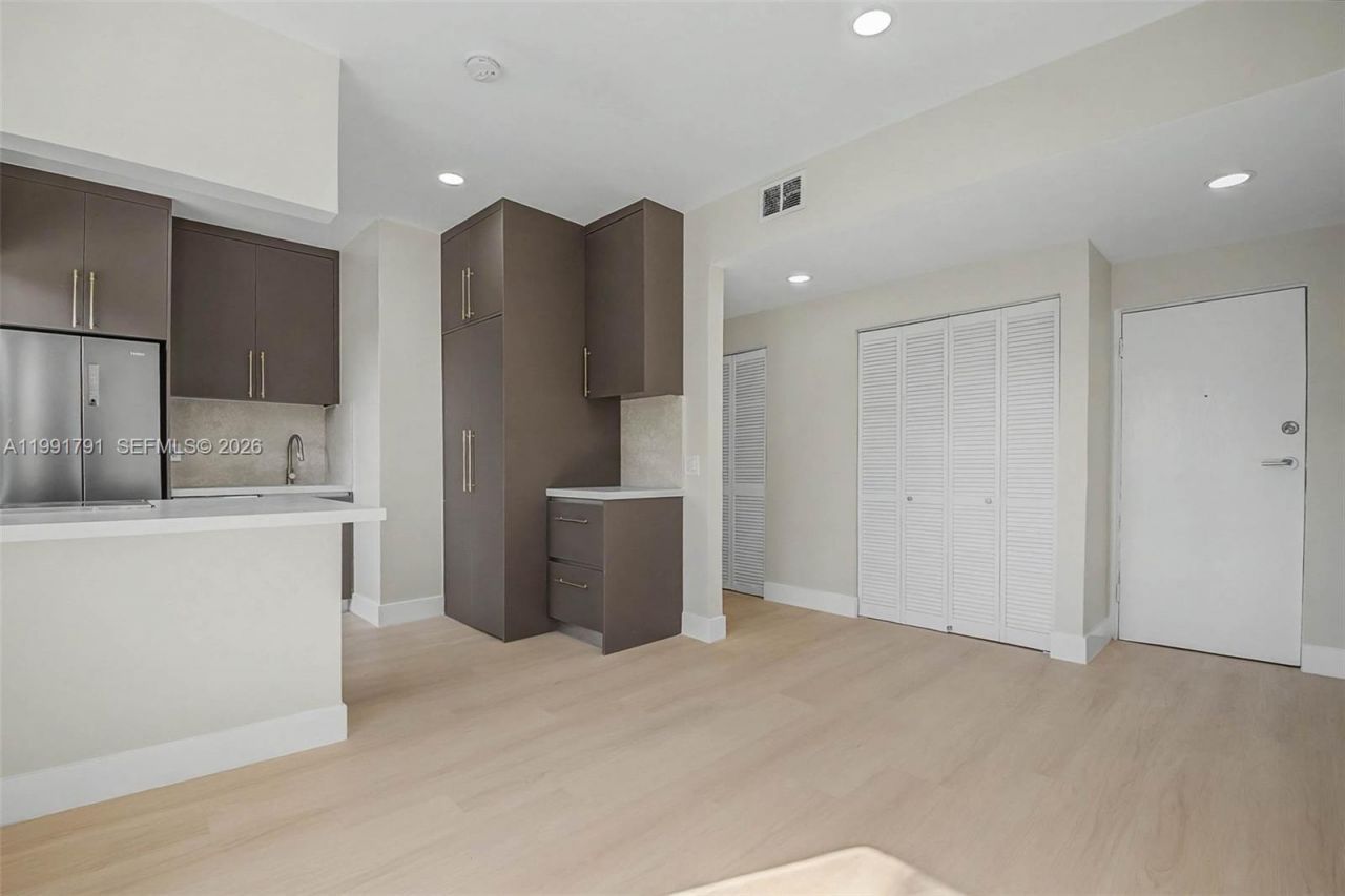 694 NE 76th St , Unit 6, Miami, FL 33138 Photo