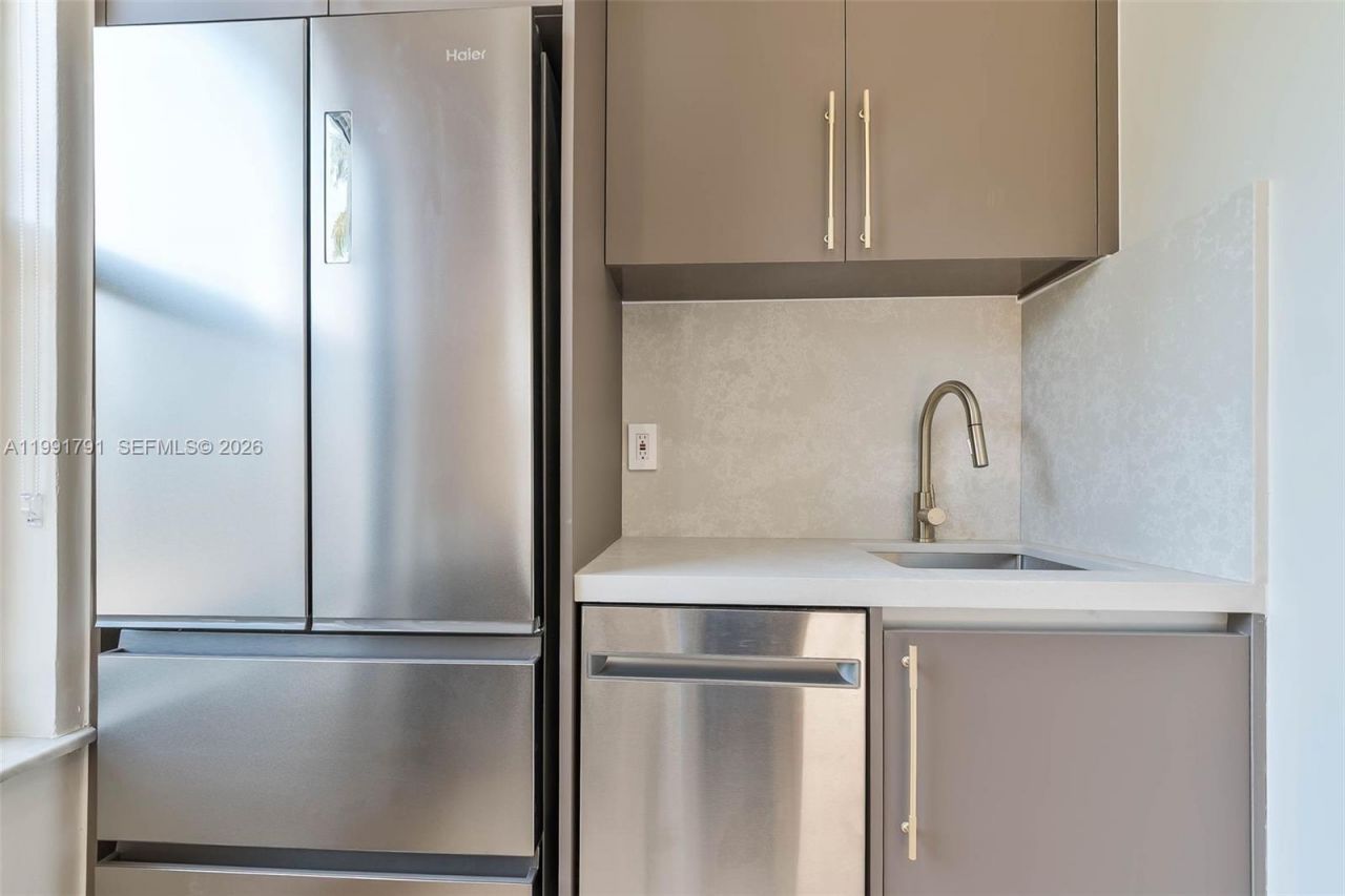 694 NE 76th St, Unit 6, Miami, FL 33138 Photo