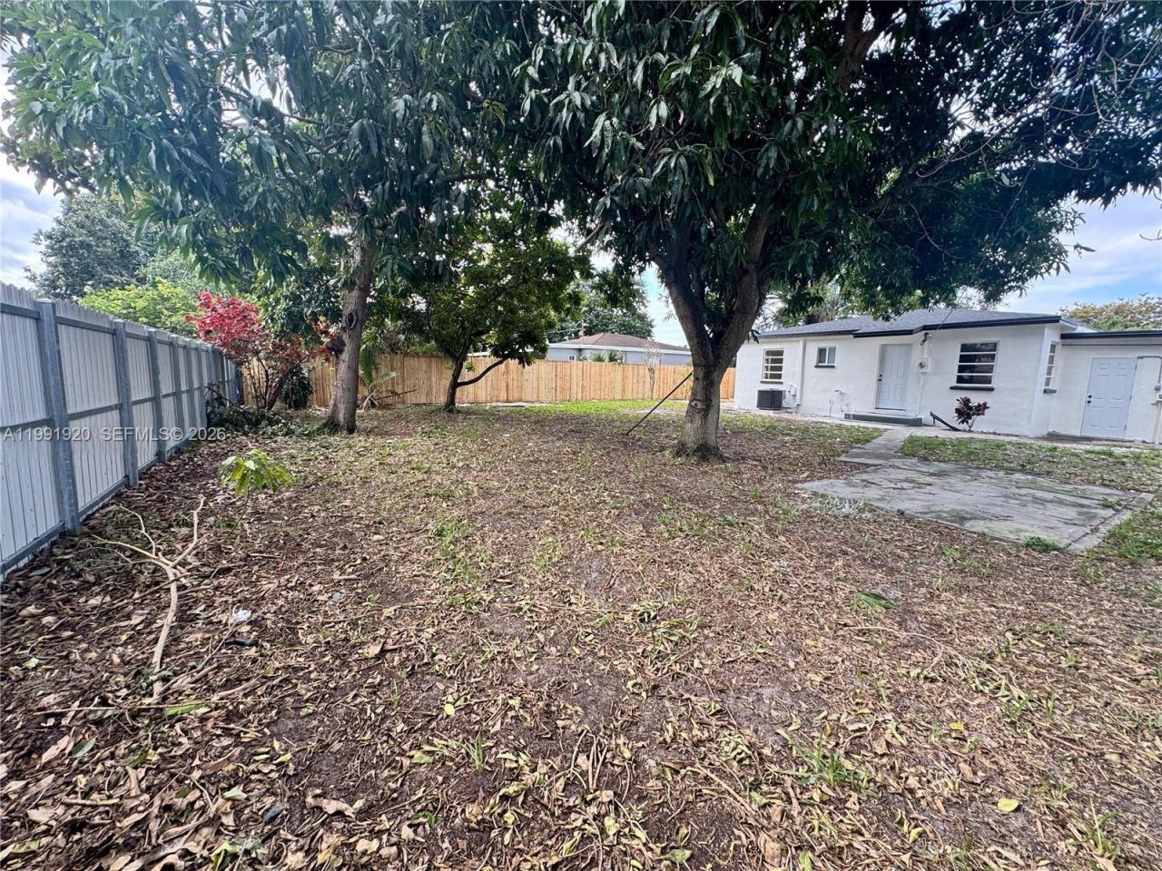 10521 NW 35th Ct , Miami, FL 33147 Photo