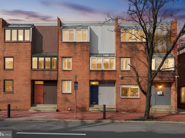 711 LOMBARD STREET, PHILADELPHIA, PA 19147