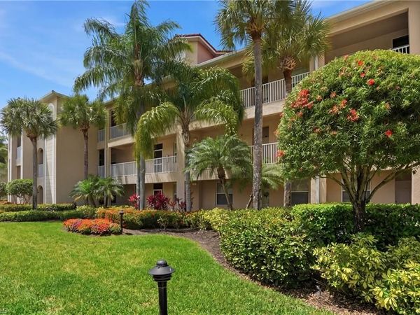 2730 Cypress Trace CIR, Unit 2812, NAPLES, FL 34119