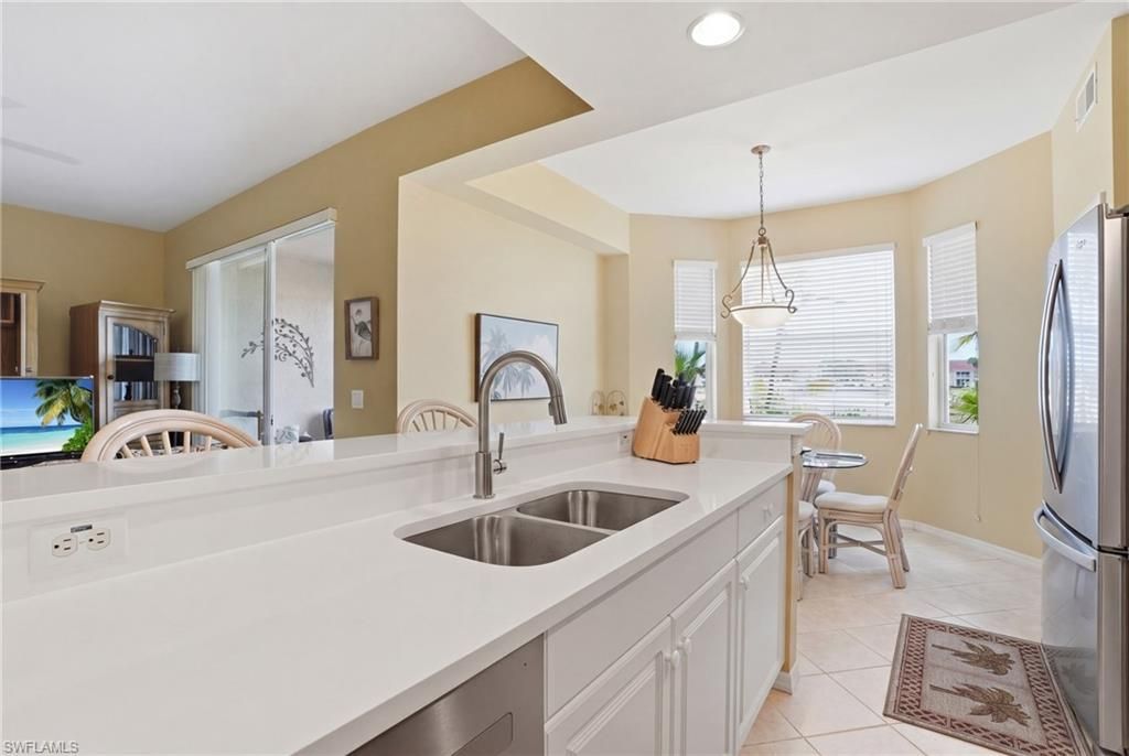 2730 Cypress Trace Cir, Unit 2812, Naples, FL 34119 Photo