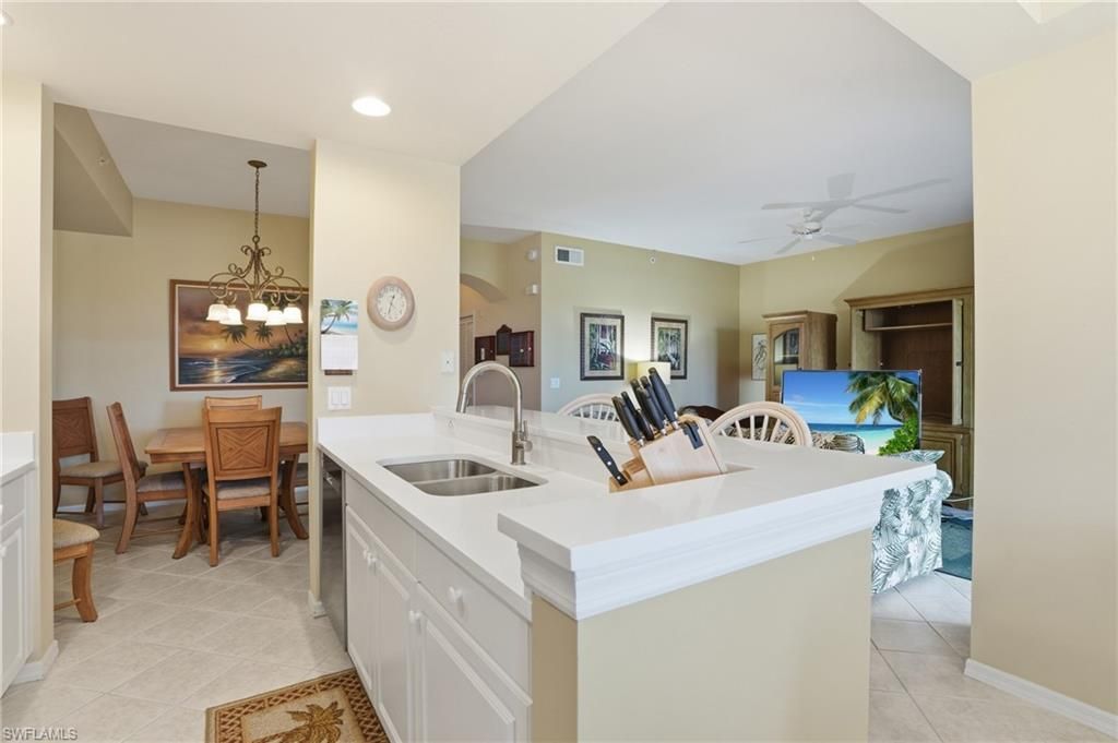 2730 Cypress Trace Cir, Unit 2812, Naples, FL 34119 Photo