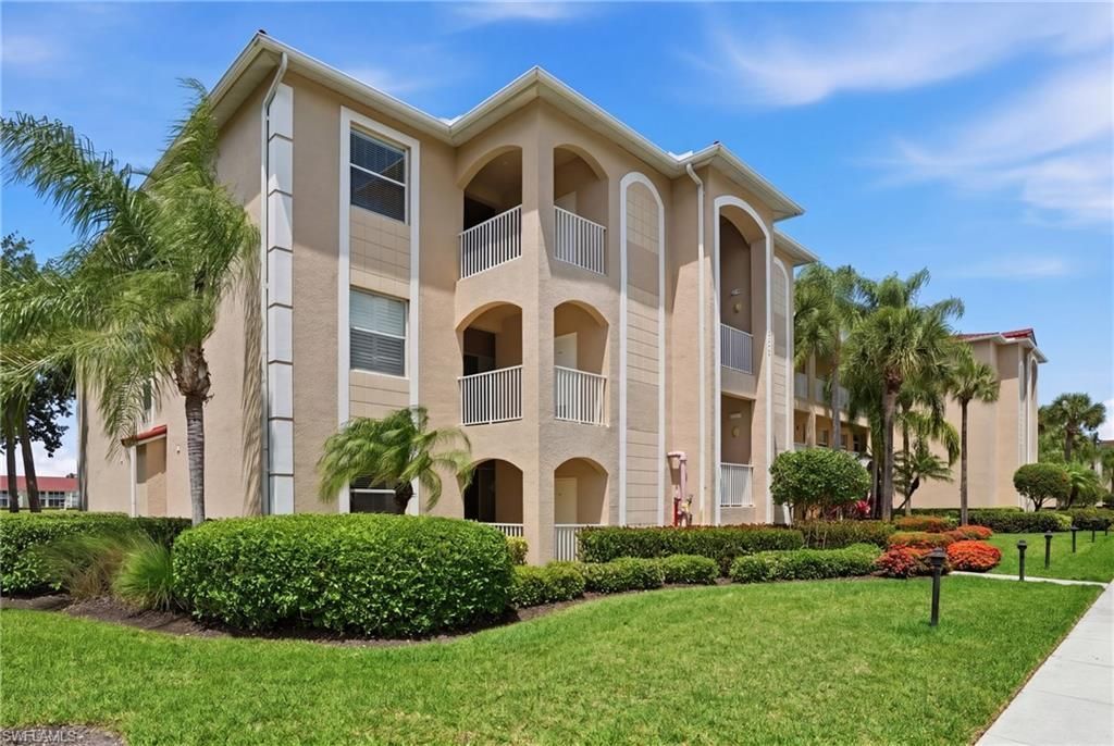 2730 Cypress Trace Cir, Unit 2812, Naples, FL 34119 Photo