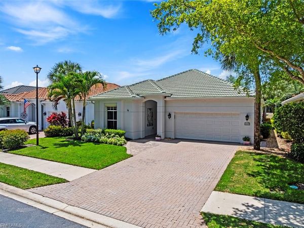 3599 Grand Cypress DR, NAPLES, FL 34119