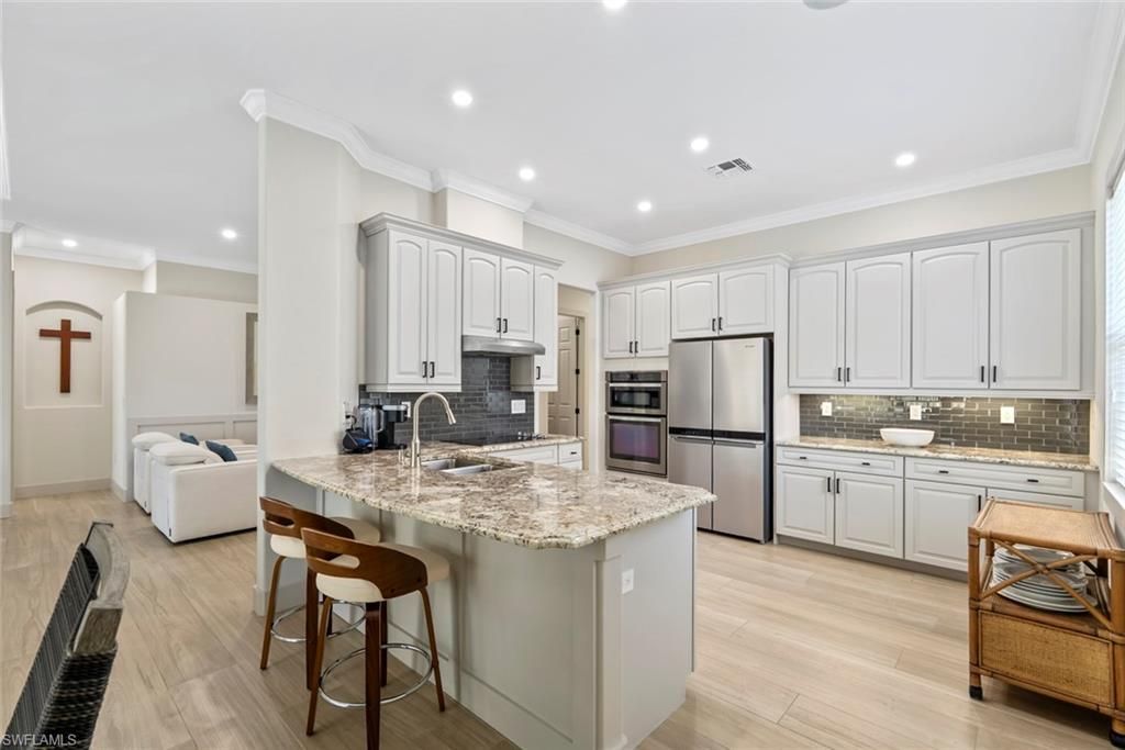 3599 Grand Cypress Dr, Naples, FL 34119 Photo