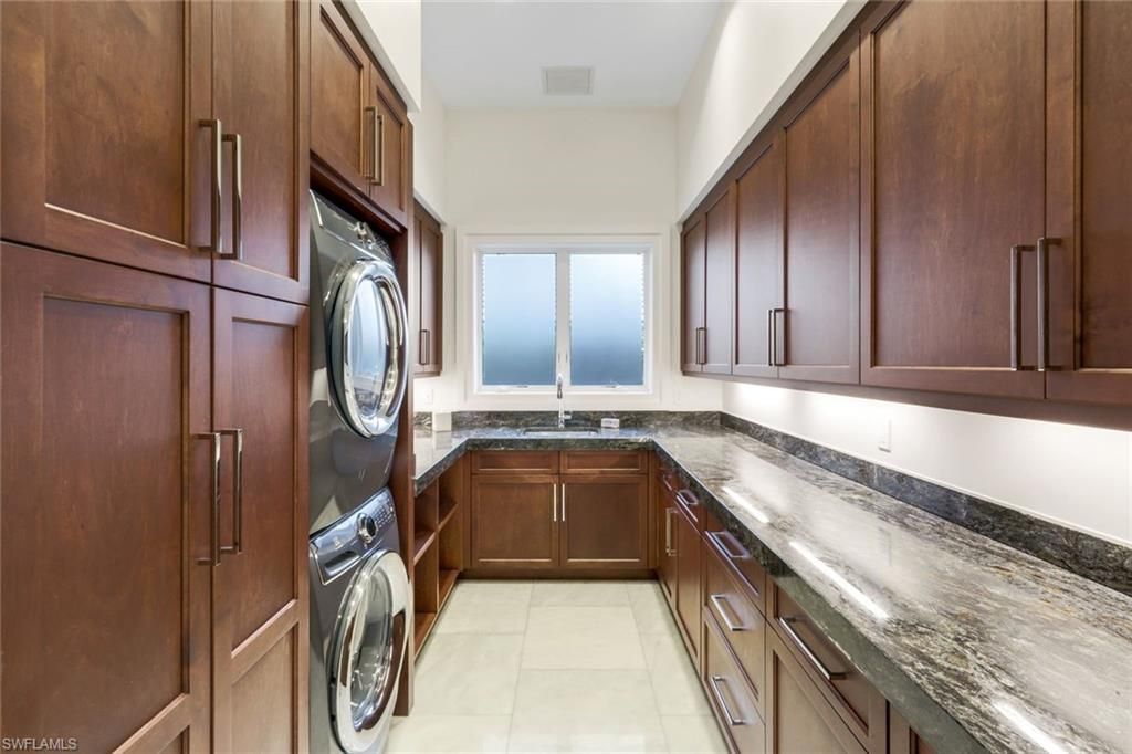 605 Galleon Dr , Naples, FL 34102 Photo