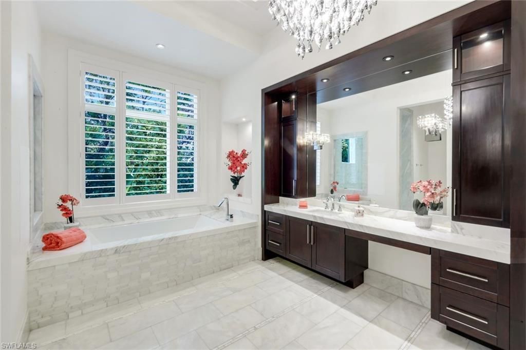 605 Galleon Dr , Naples, FL 34102 Photo