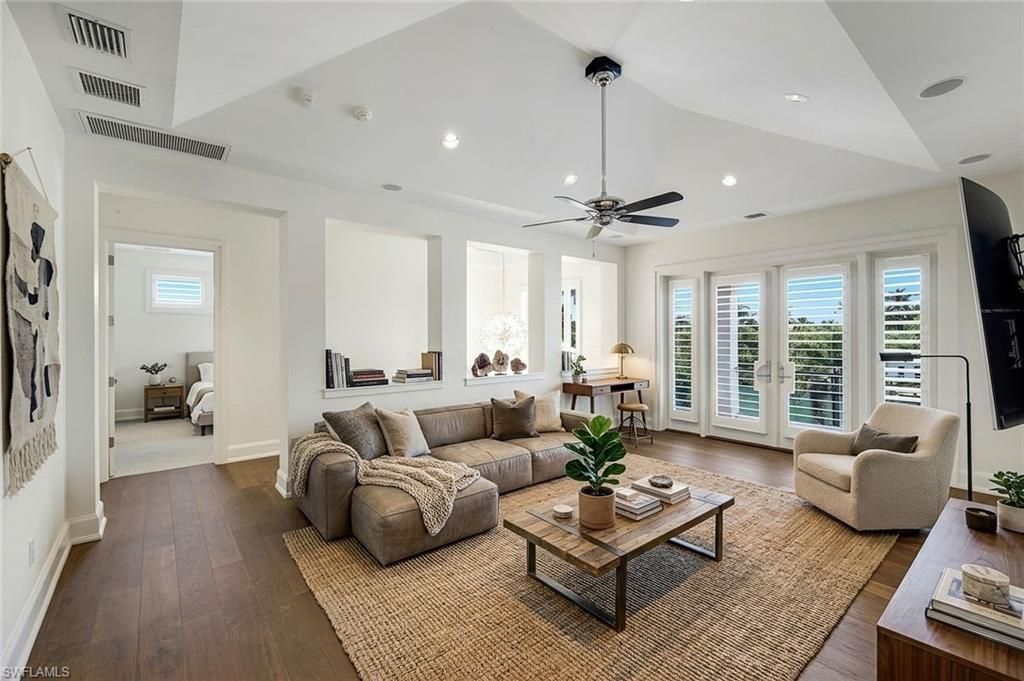 605 Galleon Dr , Naples, FL 34102 Photo