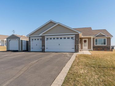 1000 Mulberry Avenue NE, Montgomery, MN 56069