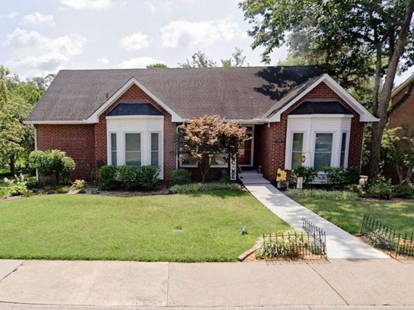 6904 Collinswood Dr E, Nashville, TN 37221
