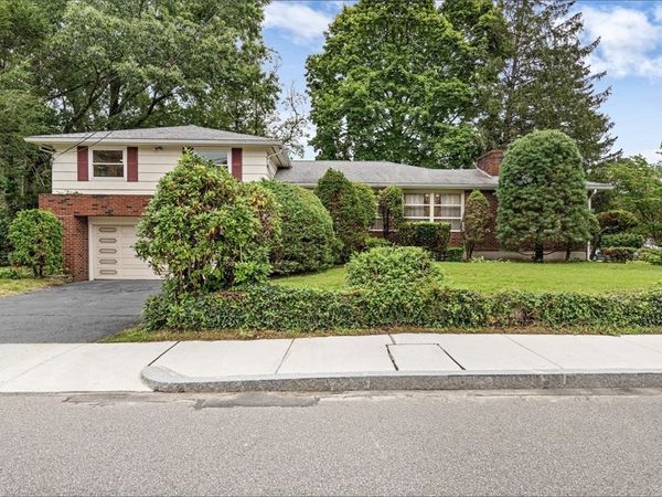 253 Linden Street, Unit 253, Waltham, MA 02452