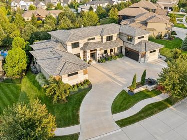 1605 S 219th Avenue, Elkhorn, NE 68022