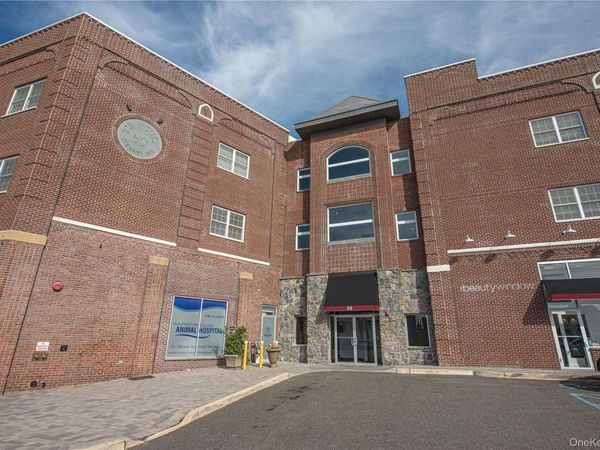 50-2K Stewart Avenue , Unit 2K, Huntington, NY 11743