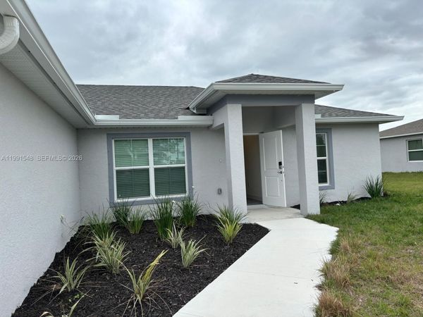 2711 SW 20th St, Lehigh Acres, FL 33976
