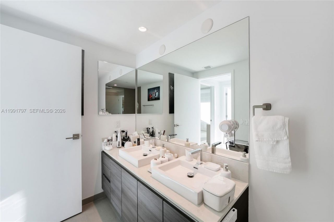 1080 Brickell Ave, Unit 1603, Miami, FL 33131 Photo