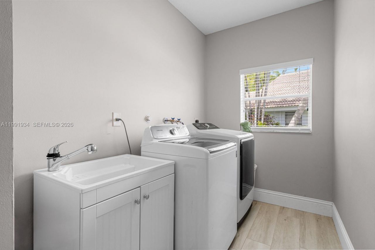 8412 NW 52nd Pl, Coral Springs, FL 33067 Photo