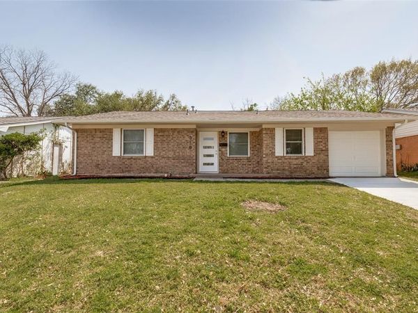 318 Price Drive , Lewisville, TX 75067
