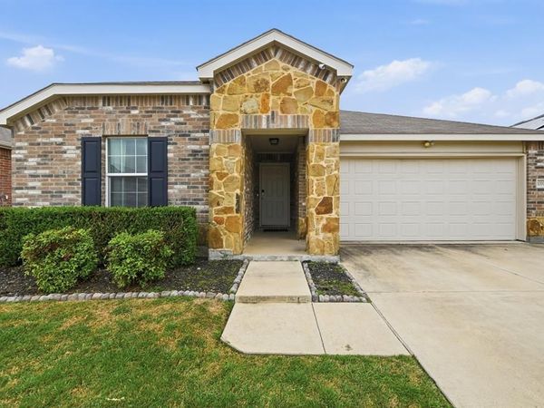 10001 Amosite Drive, Fort Worth, TX 76131