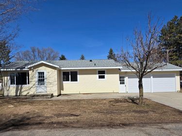 106 Center Avenue W, Deer Creek, MN 56527