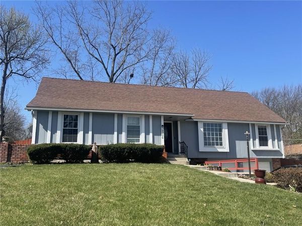 9706 Melrose Drive, Overland Park, KS 66214