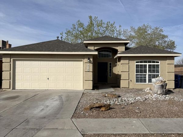 10267 Country Meadows Drive NW, Albuquerque, NM 87114
